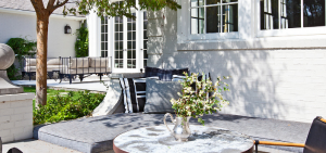 gwyneth paltrow chris martin home garden brentwood - outdoor dining.PNG